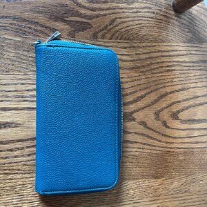 Jewell by Thirty One All About the Benjamins in Bright Blue